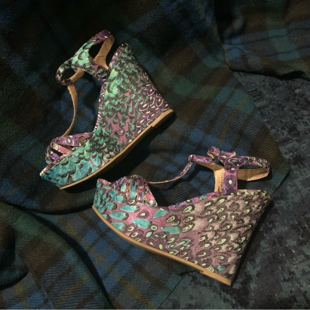 Diba Peacock Wedge Sandals, 7.5 Women's